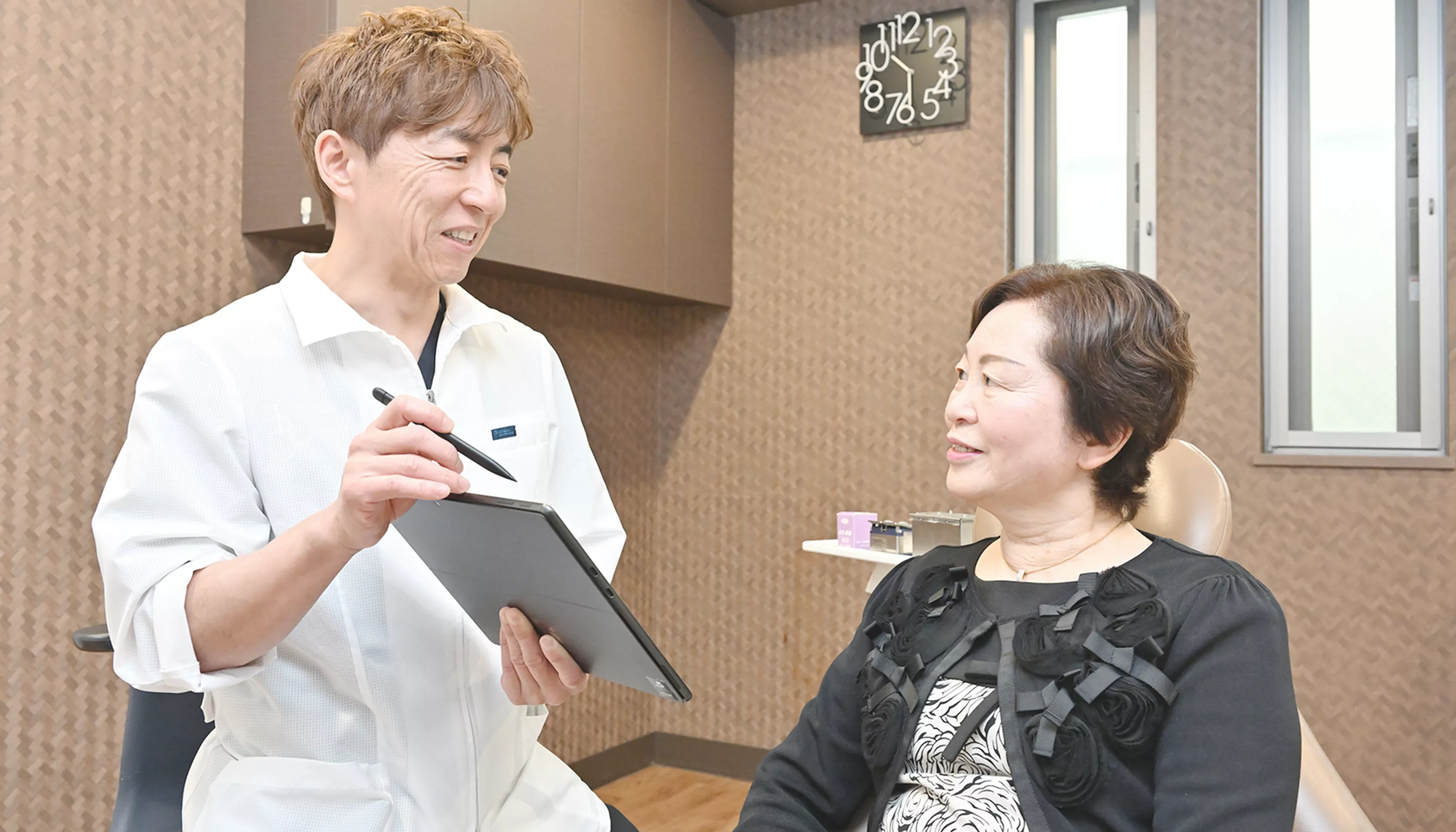 不安を安心へ。インプラント治療は、専門医にご相談ください